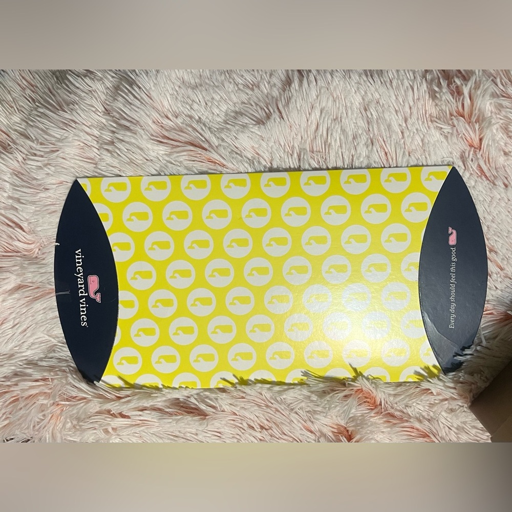 Vineyard Vines gift box.  See photos for length. Yellow and green.